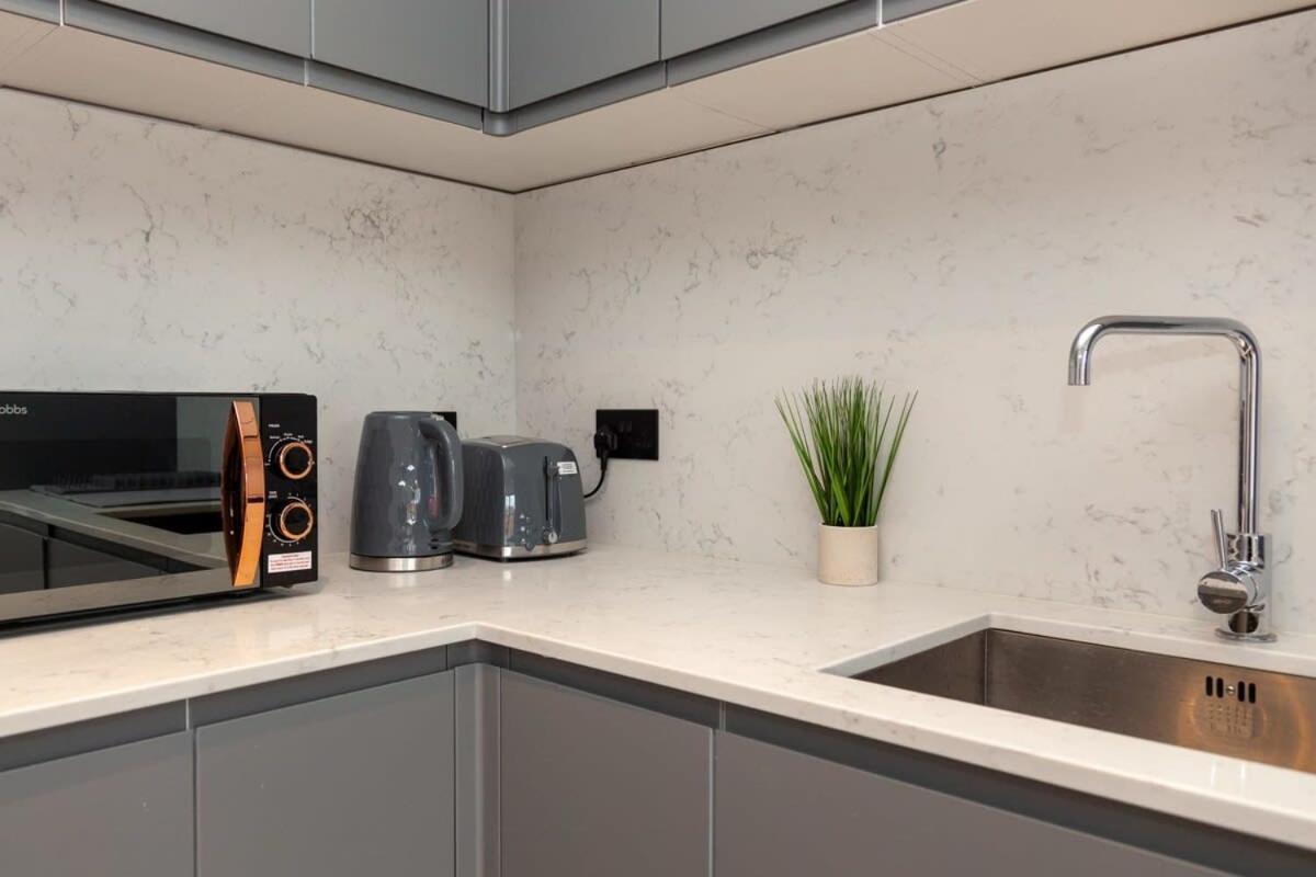 Modern 2 Bedroom Apartment In Wimbledon لندن المظهر الخارجي الصورة