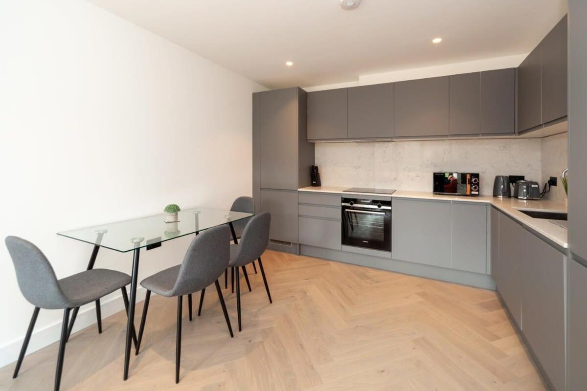 Modern 2 Bedroom Apartment In Wimbledon لندن المظهر الخارجي الصورة